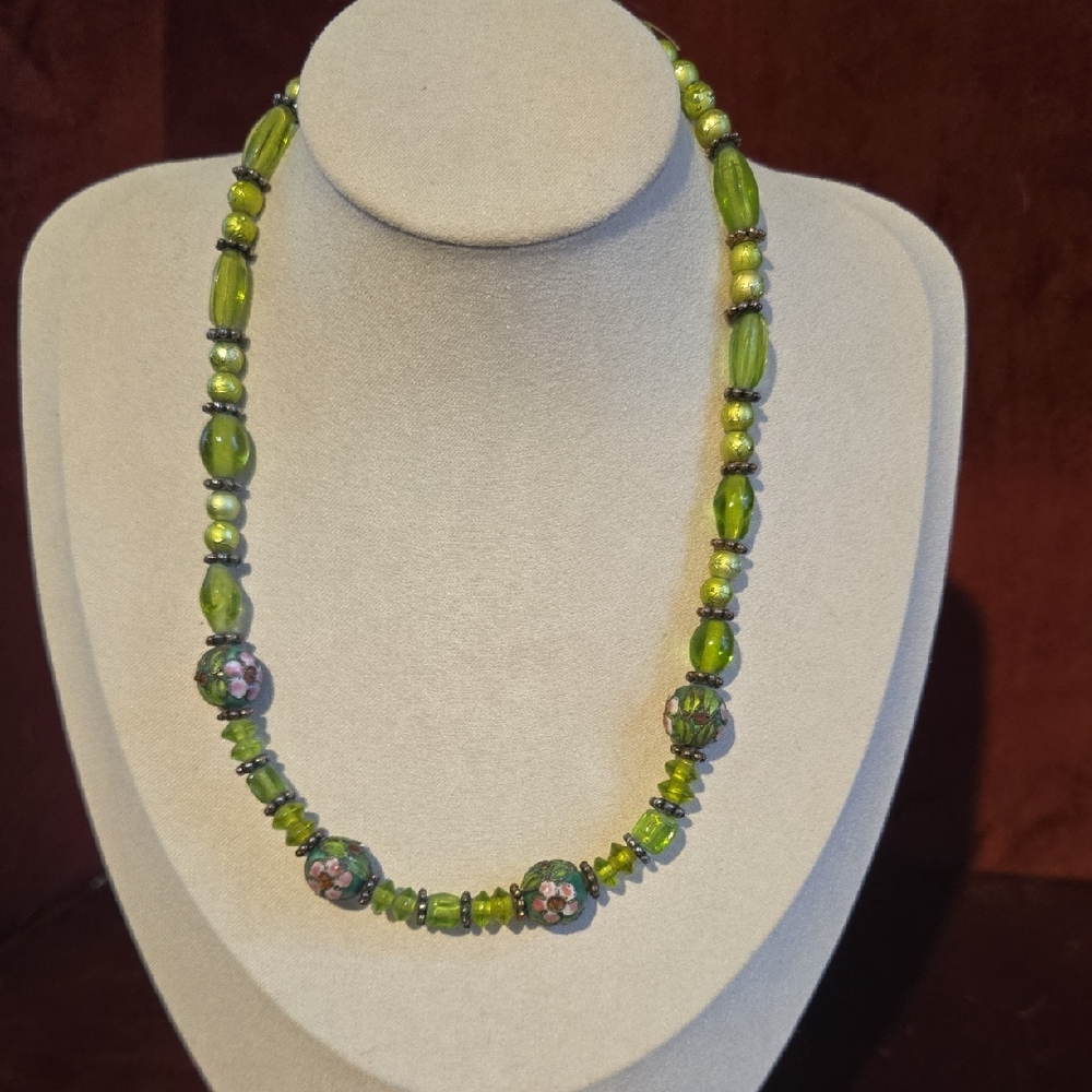 Vintage Green Glass Clossione Pink Floral Beads Beaded Necklace